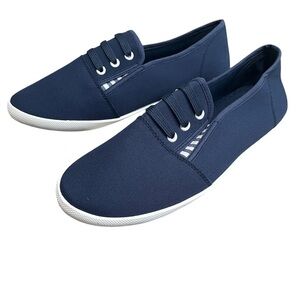 Women’s size 9 navy blue and white flats
